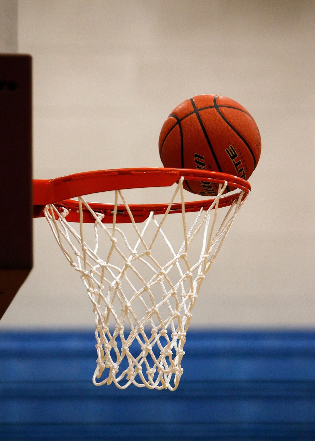江南体育APP · 对抗瞬间（界面示意）